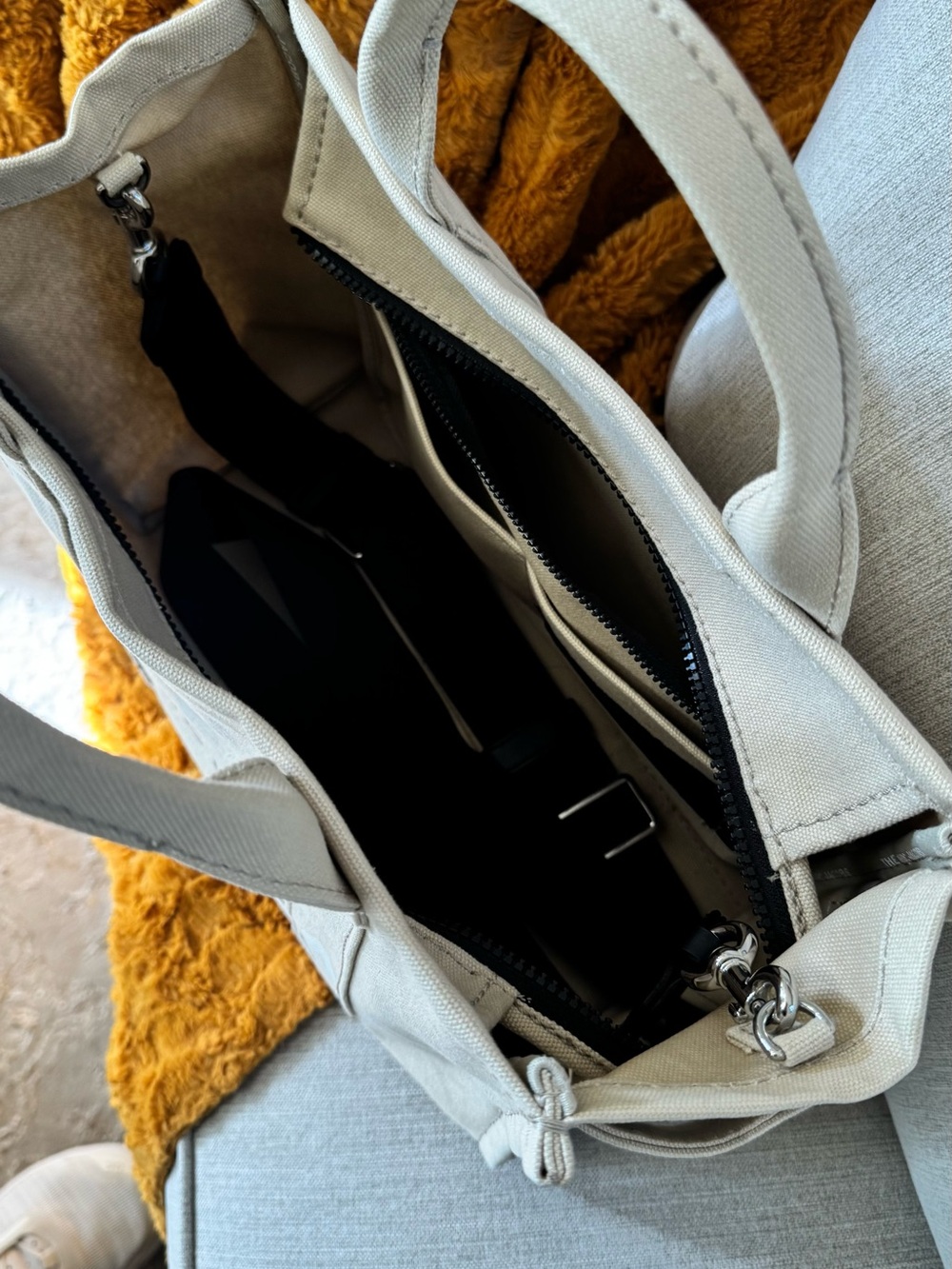Tote Bag Identification - Picture 4 of 4